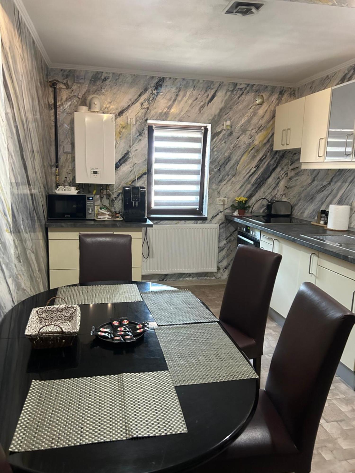 Guest House Târgu Jiu 외부 사진