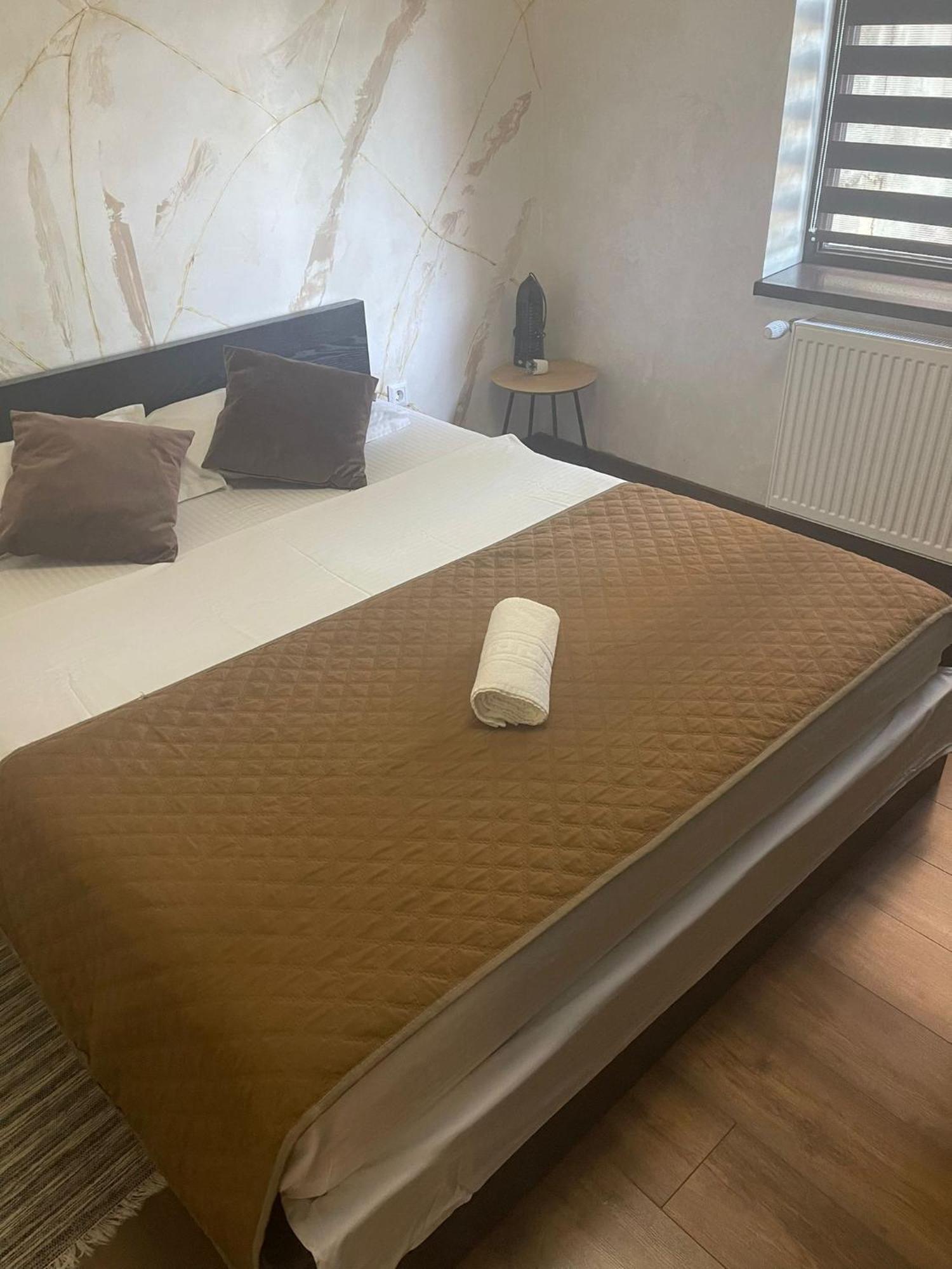 Guest House Târgu Jiu 외부 사진
